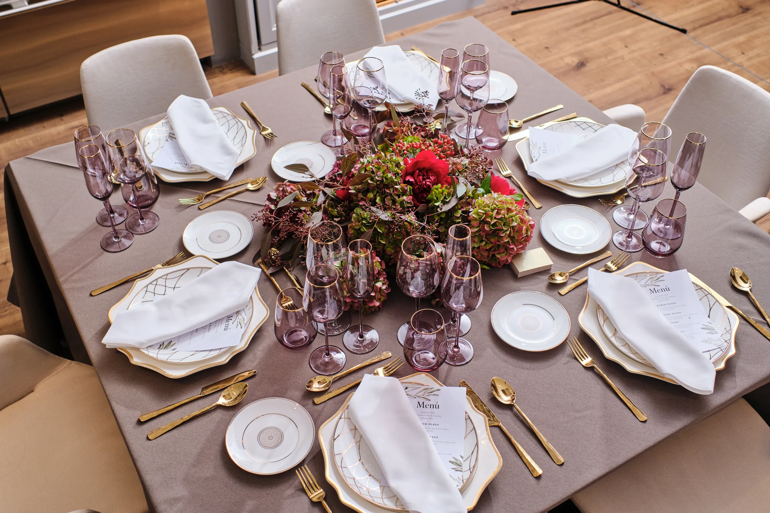 Dos & Don'ts Fine Dining Biar Nggak Salting di Acara Fancy 12 Menguasai Meja Makan Fine Dining 2