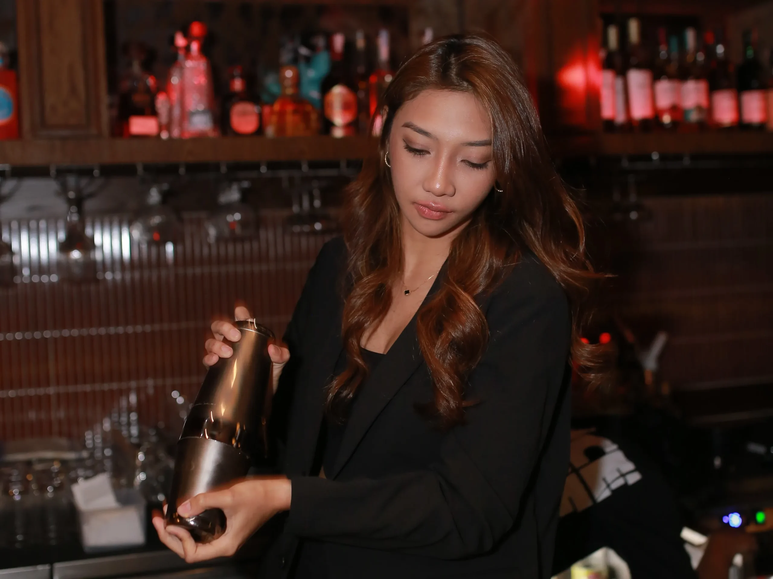 Kerja Jadi Bartender Kayak Apa Sih? Ini 5 Faktanya! 14 Kerja Jadi Bartender Kayak Apa Sih 4 scaled